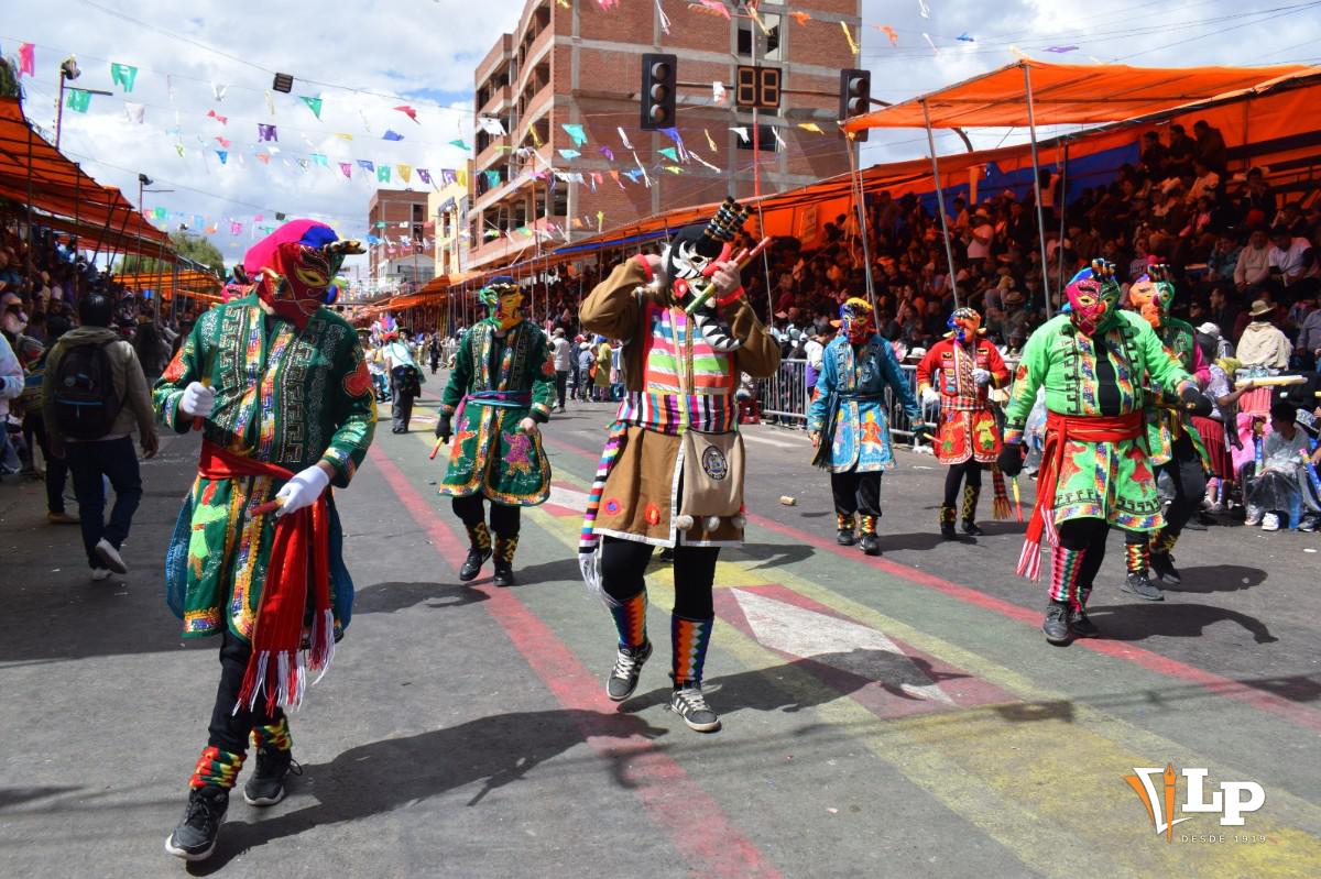 Desafia la tradicicon colonial