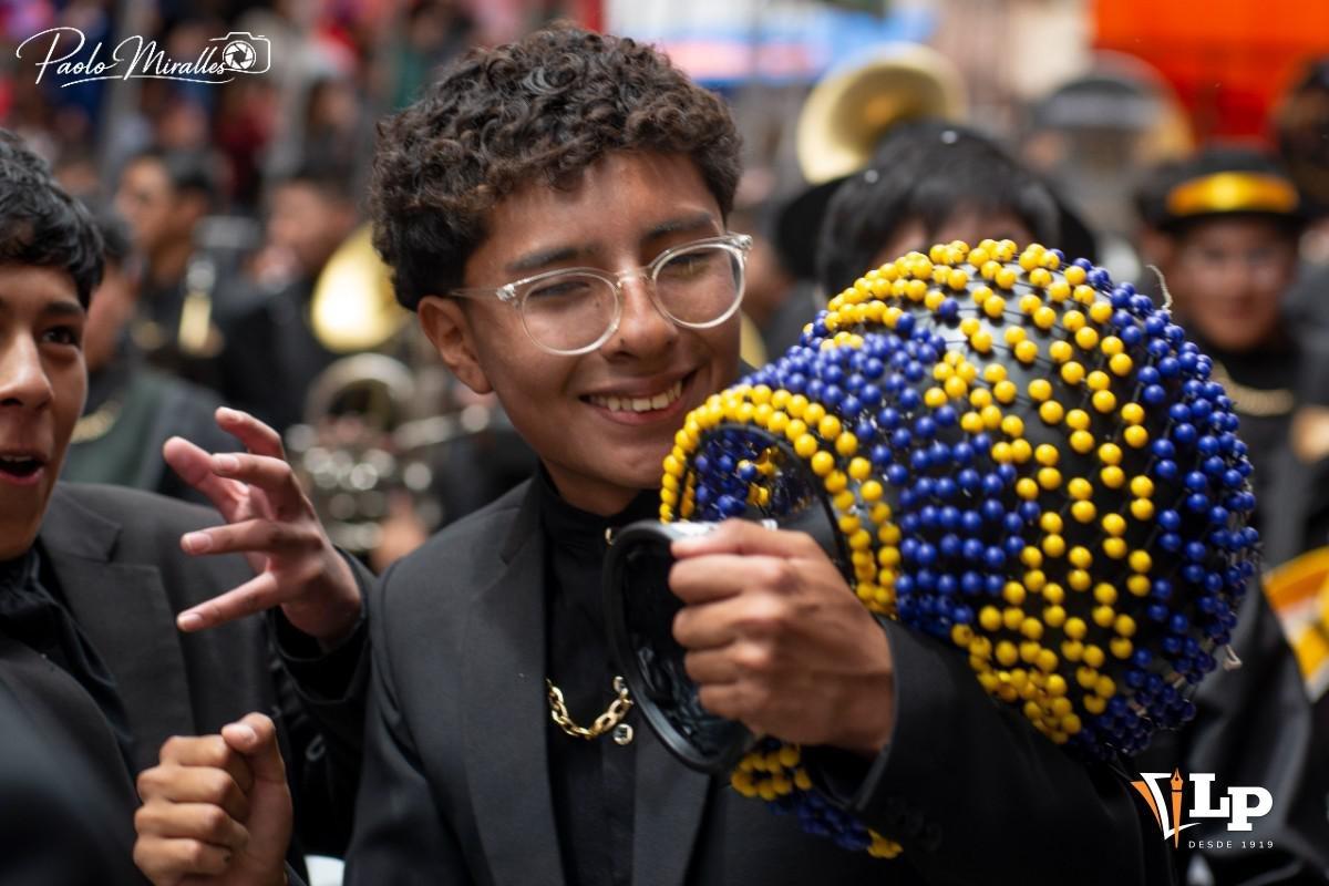Músico de banda en el Carnaval de Oruro