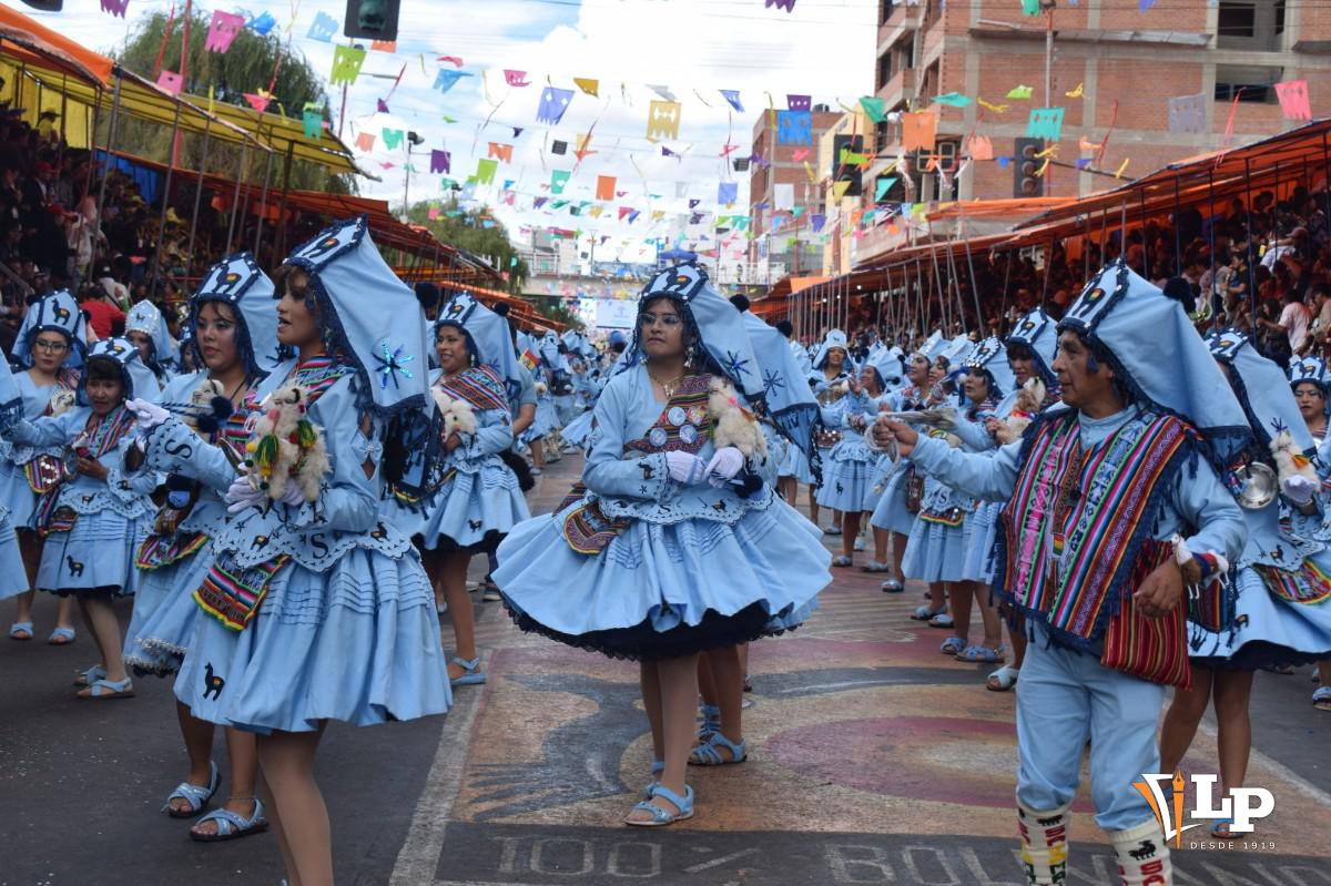 La fraternidad folklórica LLamerada Socavón