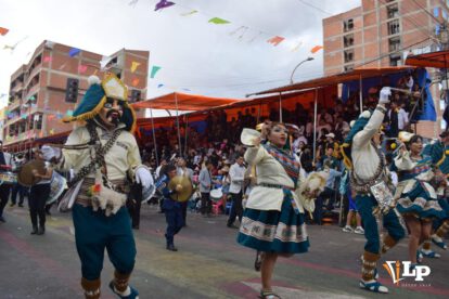 La LLamerada reflejo del altiplano Boliviano