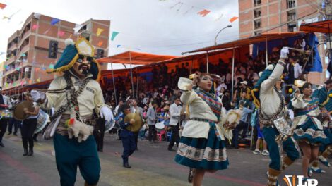 La LLamerada reflejo del altiplano Boliviano
