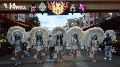 grupo de jovenes hermosas