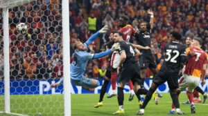 El Galatasaray no desaprovechó las oportunidades de gol que se les presentó en el partido