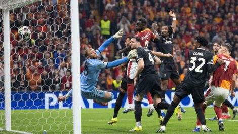 El Galatasaray no desaprovechó las oportunidades de gol que se les presentó en el partido