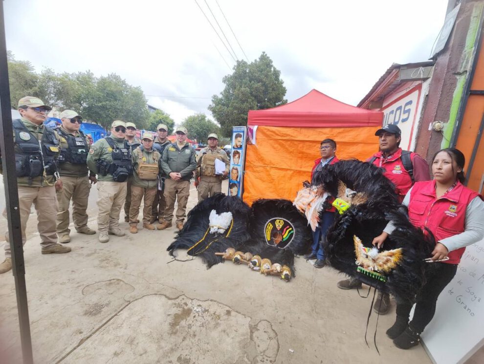 matracas de quirquincho y chuncheras decomisadas en el carnaval de Oruro
