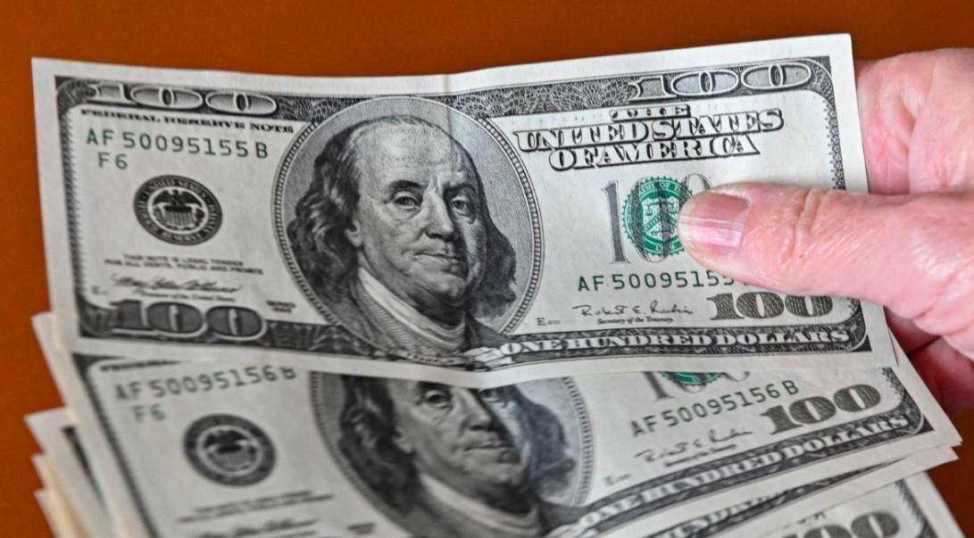 Dólar en Bolivia: leve variación de un centavo en el mercado informal