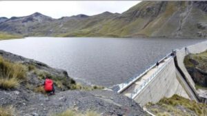 La represa de Incachaca cerca de la cumbre