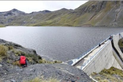 La represa de Incachaca cerca de la cumbre