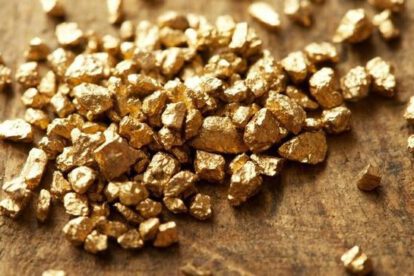 Fragmento de oro en estado bruto