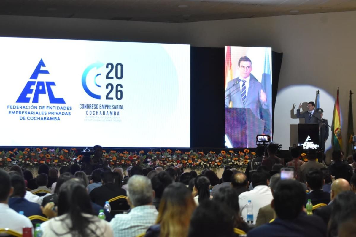Rodrigo Paz en el Congreso Empresarial de Cochabamba