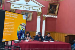 Autoridades en testera