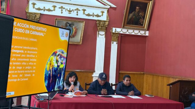 Autoridades en testera