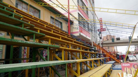 Estafa de graderías en el Carnaval de Oruro