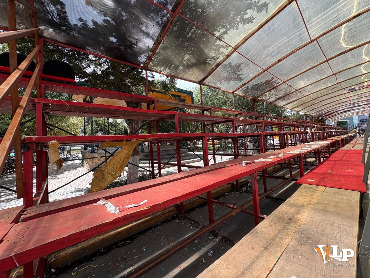 Estafa de graderías en el Carnaval de Oruro