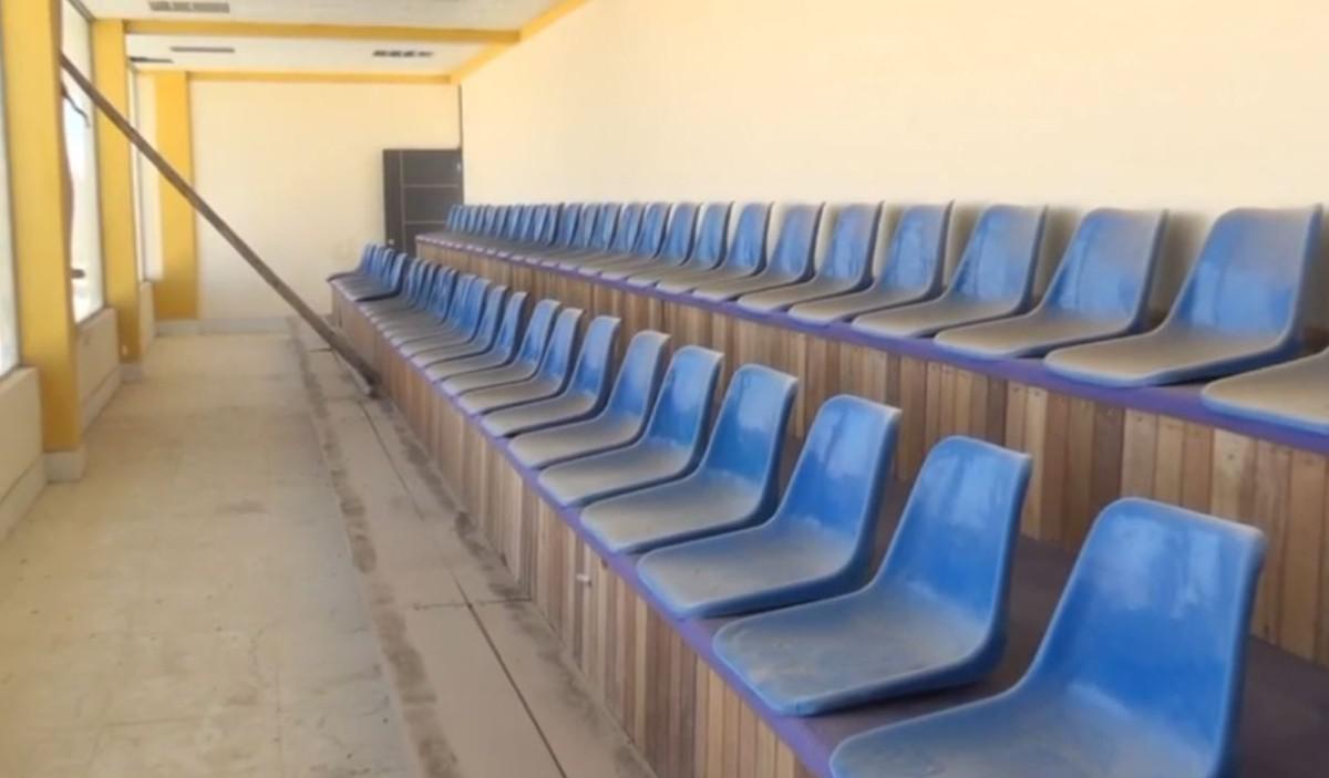 Estadio de la AFO, Césped sintético en el estadio de la AFO, Fútbol orureño