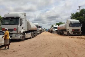 cisternas y una persona