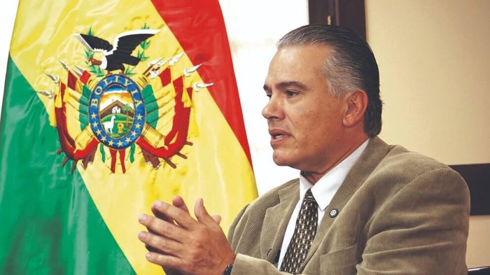 El viceministro de Sustancias Controladas, Ernesto Justiniano