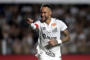 Neymar juega en el Santos de Brasil por segundo año consecutivo
