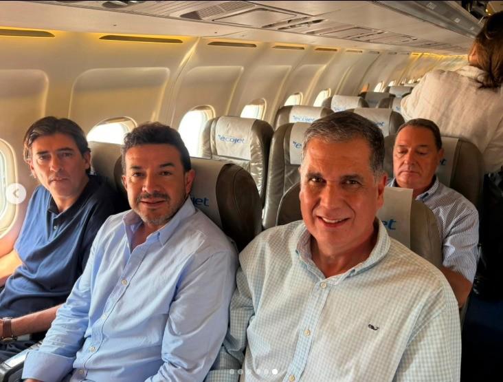 Pasajeros del vuelo inaugural de Ecojet