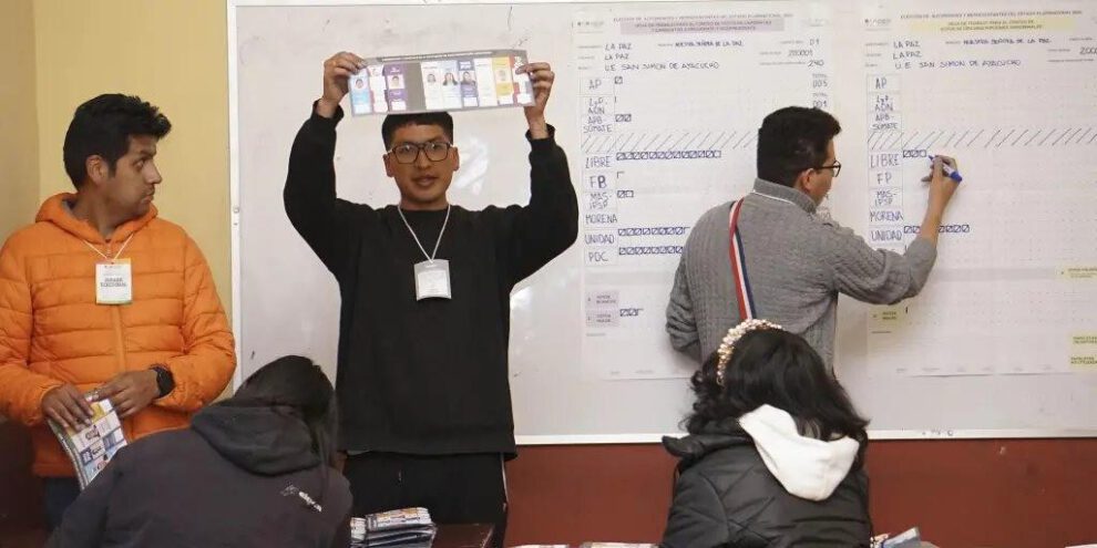 Jurados electorales durante un proceso electoral