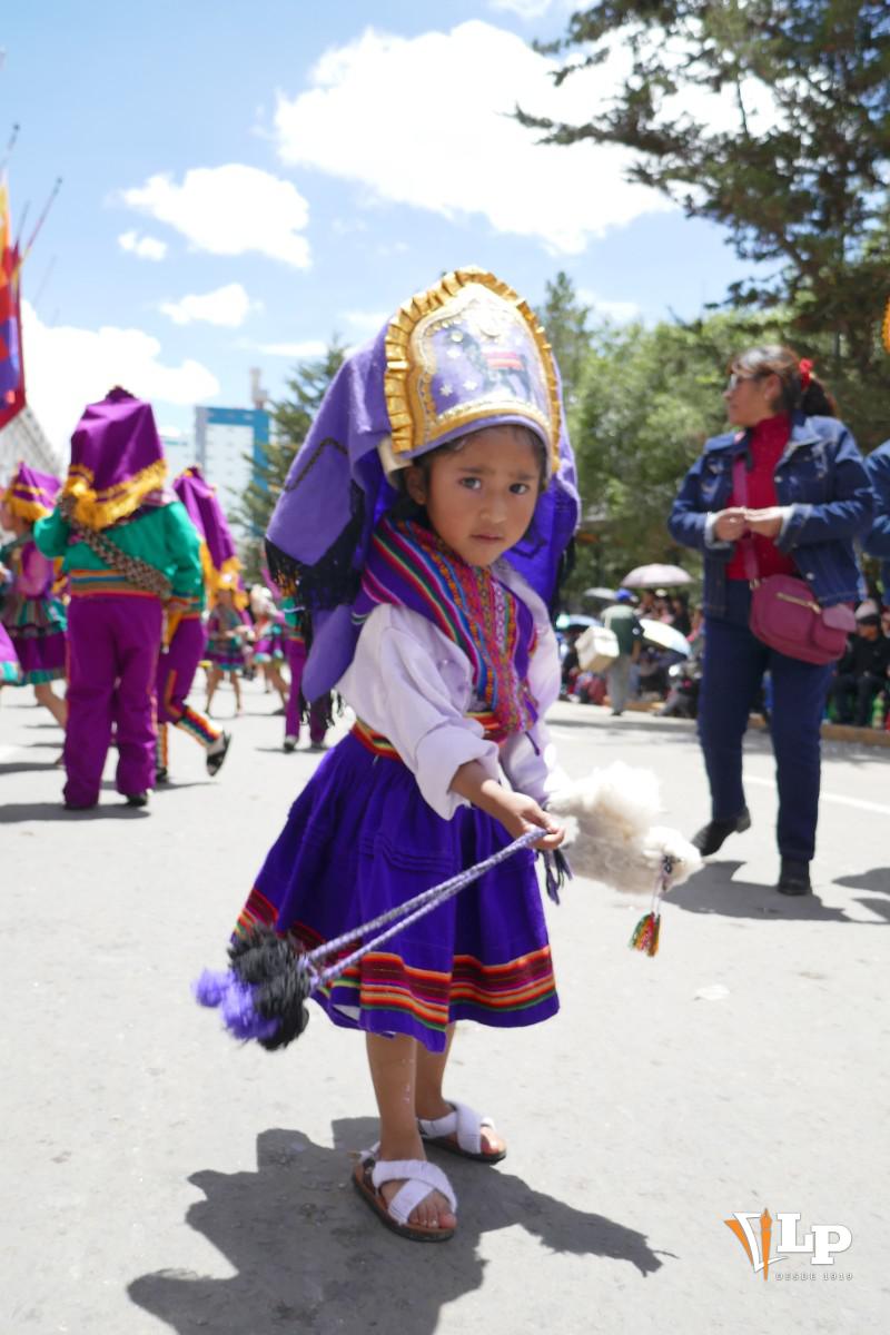 Niños en el Corso Infantil 2026 de Oruro