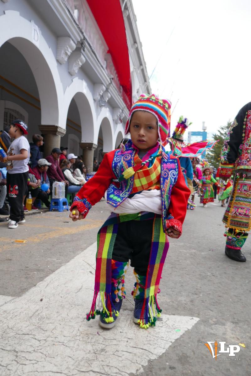 Niños en el Corso Infantil 2026 de Oruro