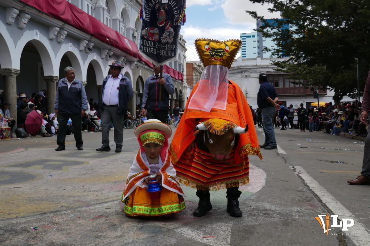 Niños en el Corso Infantil 2026 de Oruro