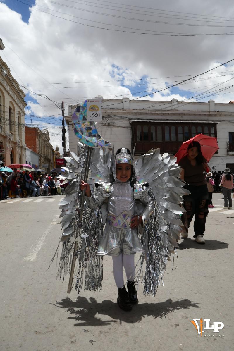 Niños en el Corso Infantil 2026 de Oruro