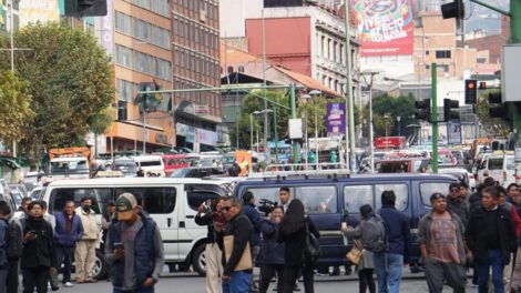 Bloqueo de choferes en La Paz