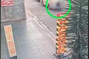 Accidente de tráfico en el centro de la ciudad de Cochabamba que dejó a una anciana gravemente herida