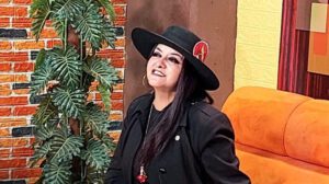 La cantante boliviana Rossana Marín lucha por su vida tras resultar gravemente herida