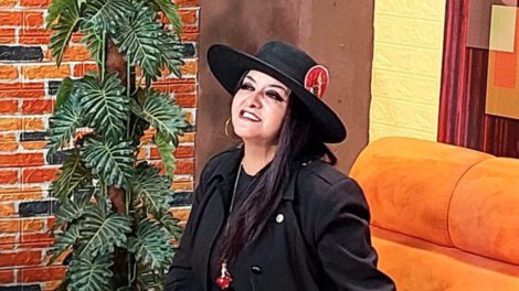 La cantante boliviana Rossana Marín lucha por su vida tras resultar gravemente herida