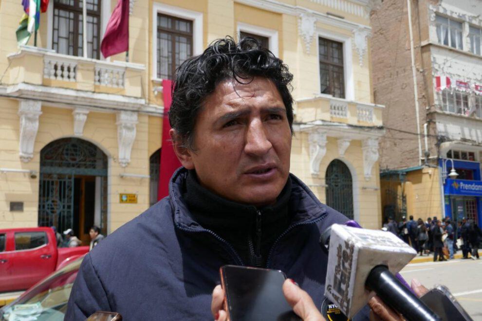 Pablo Rodriguez en contacto con la prensa