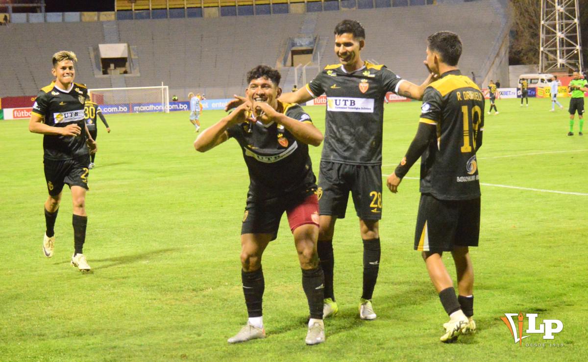 Alexis Bravo, CDT Real Oruro, Fútbol boliviano, Mediocampista Argentino