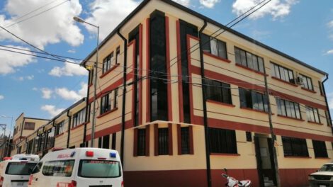 Fachada del hospital