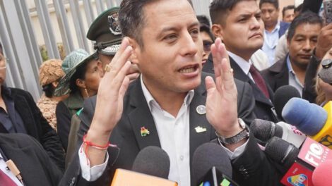 Lara informó que busca que este viernes el ministro de Hidrocarburos, Mauricio Medinaceli sea interpelado