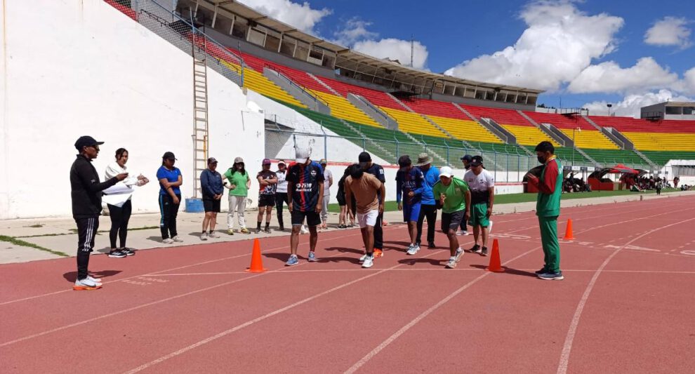 Atletismo Oruro, Solicitud de afiliación de clubes, Héctor Garibay, Asociación Municipal de Atletismo Oruro