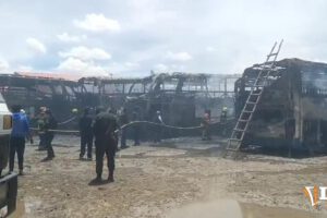 El incendio generó alarma entre vecinos y transeúntes que estaban por el lugar