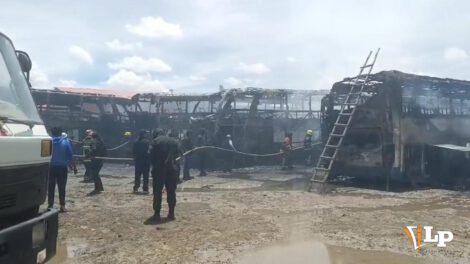 El incendio generó alarma entre vecinos y transeúntes que estaban por el lugar