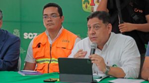 Reunión de las autoridades cruceñas