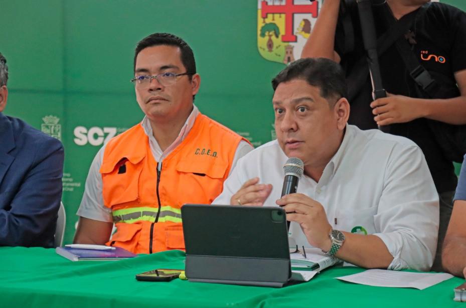 Reunión de las autoridades cruceñas