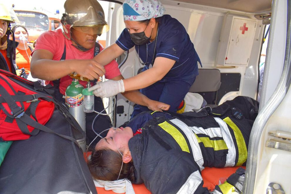 afectados por incendio atendidos por personal de salud