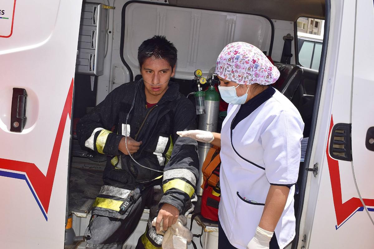 Bombero en la ambulancia