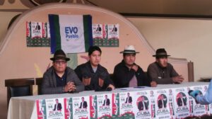 representantes de Evo Pueblo