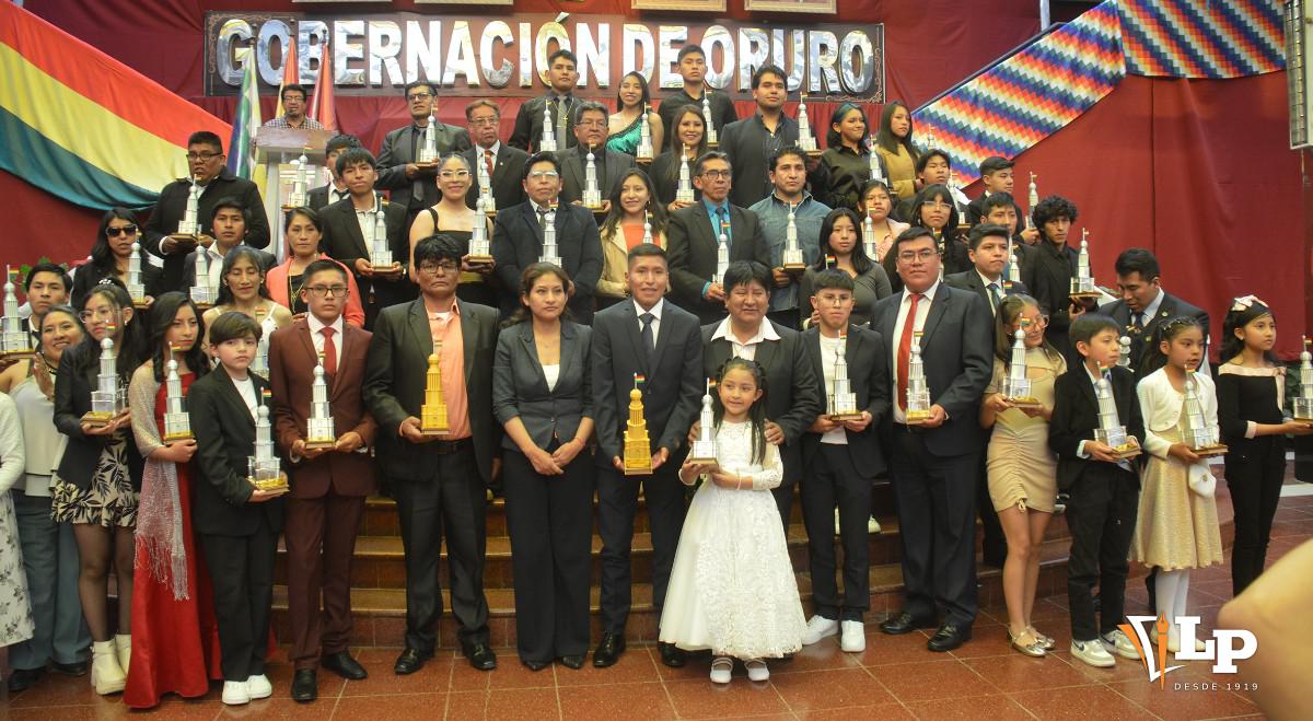 Deportistas orureños, Gobernación de Oruro, David Ninavia, Faros de Oro y Plata