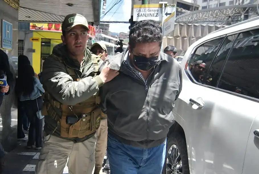 U n señor arrestado