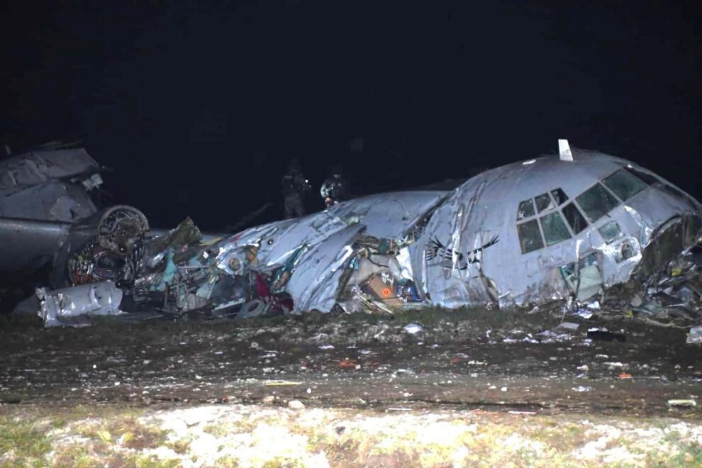 un avión C130 Hércules accidentado