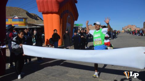 Atletismo Oruro, Carrera Pedestre 10 de Febrero, Lizeth Veizaga, Rainer Choque, Daniel Villcarani