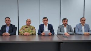 varias personas en un meson