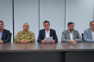 varias personas en un meson